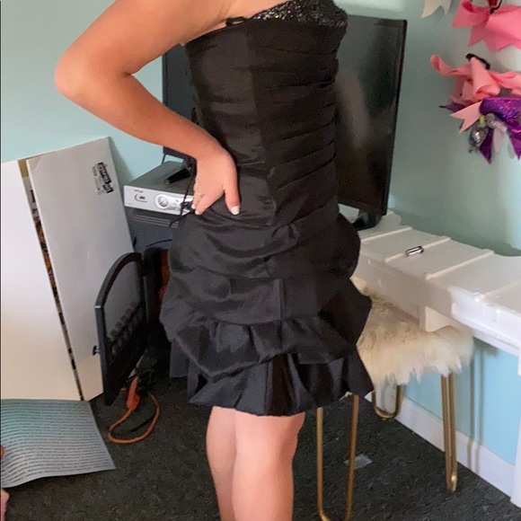 Black ruffle Juno dress - Picture 3 of 5